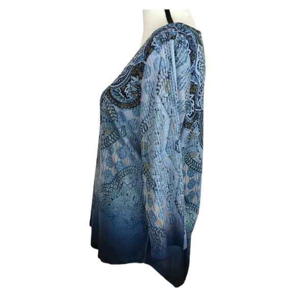 ✨SOLD✨ World Unity Pattern Tunic - Picture 2 of 8